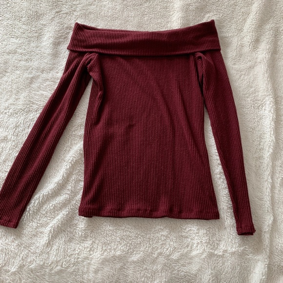 Abercrombie & Fitch Sweaters - Abercrombie & Fitch over the shoulders sweater